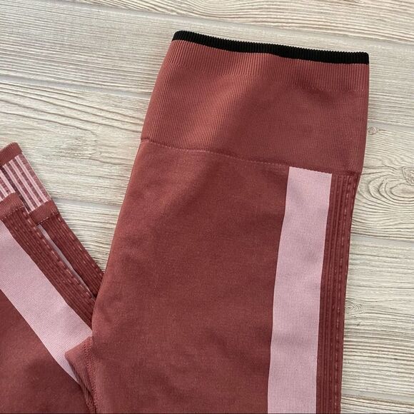 Fabletics Color Block Seamless High Waisted Leggings - Picture 4 of 10